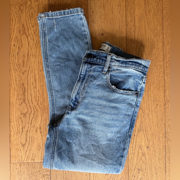 Abercrombie & Fitch The Skinny High Rise SZ 25/0S Medium Rinse - Picture 5 of 16